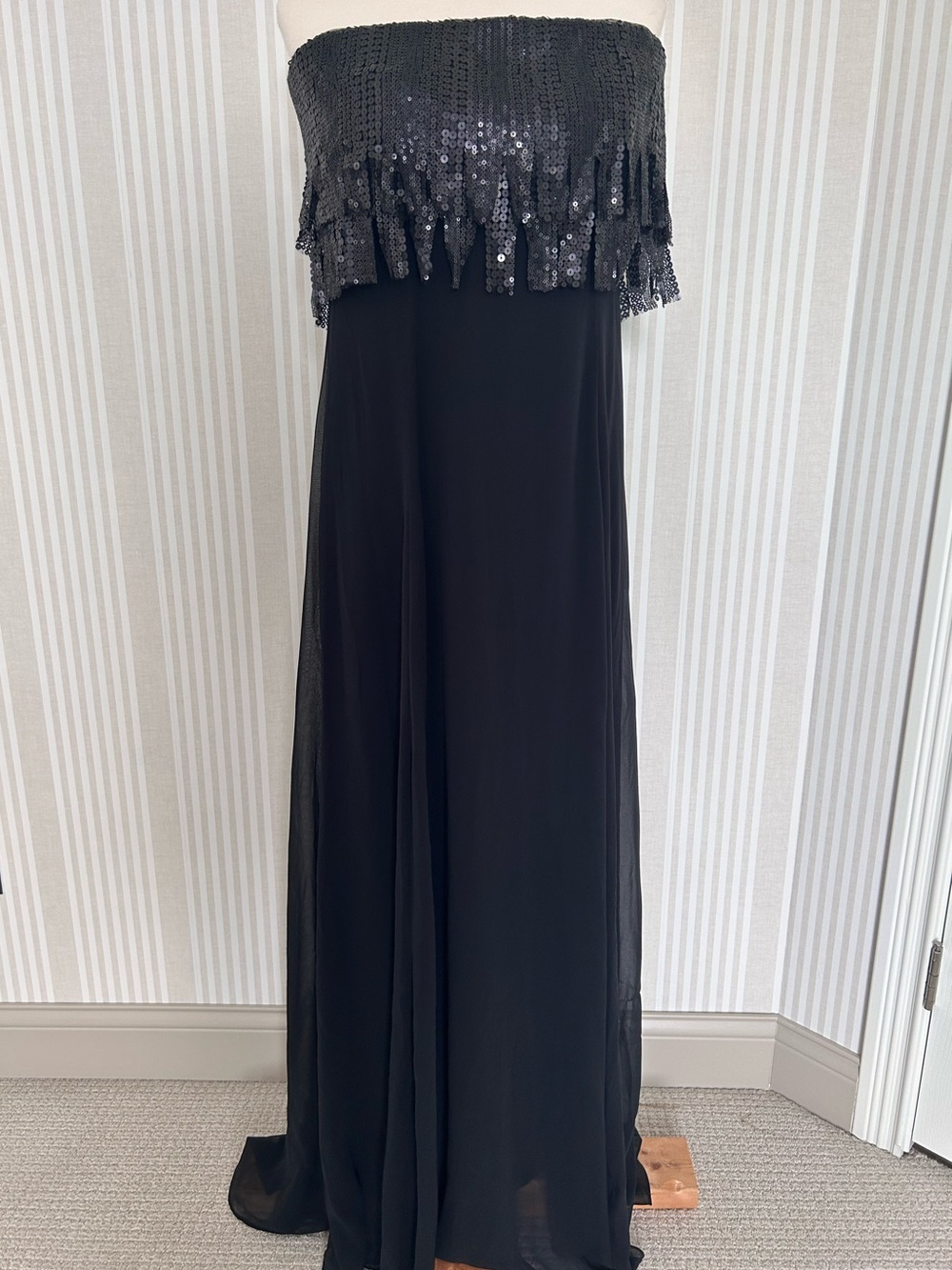 Vintage Tadashi Shoji Black Mixed Material Maxi Evening Gown Size 12 Made in USA